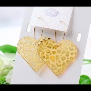 Leopard Engraved Gold Mirror Heart Earrings 💕